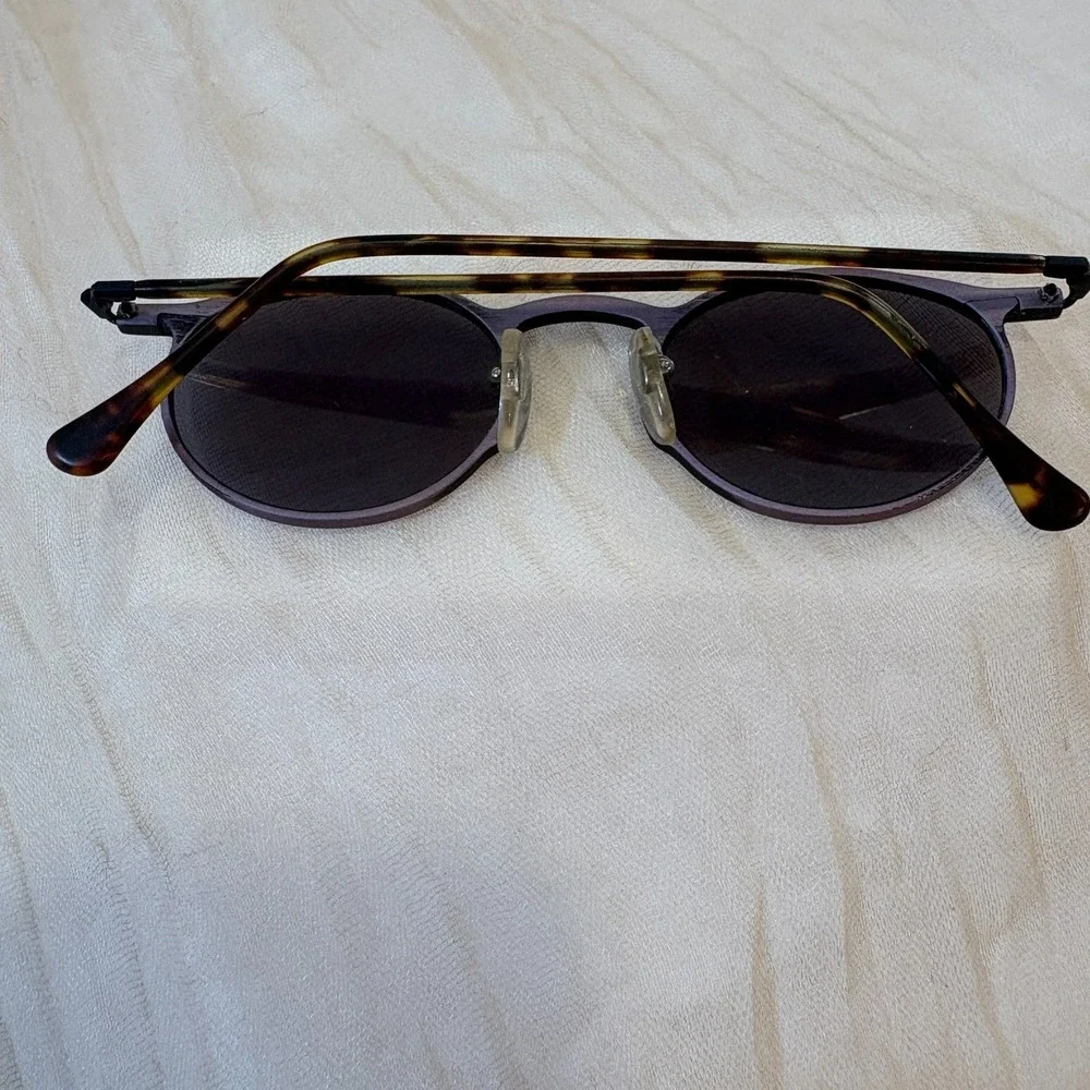Vintage Ellen Tracy Lavender/Metal‎ Distressed Tinted Oval Sunglasses NEW